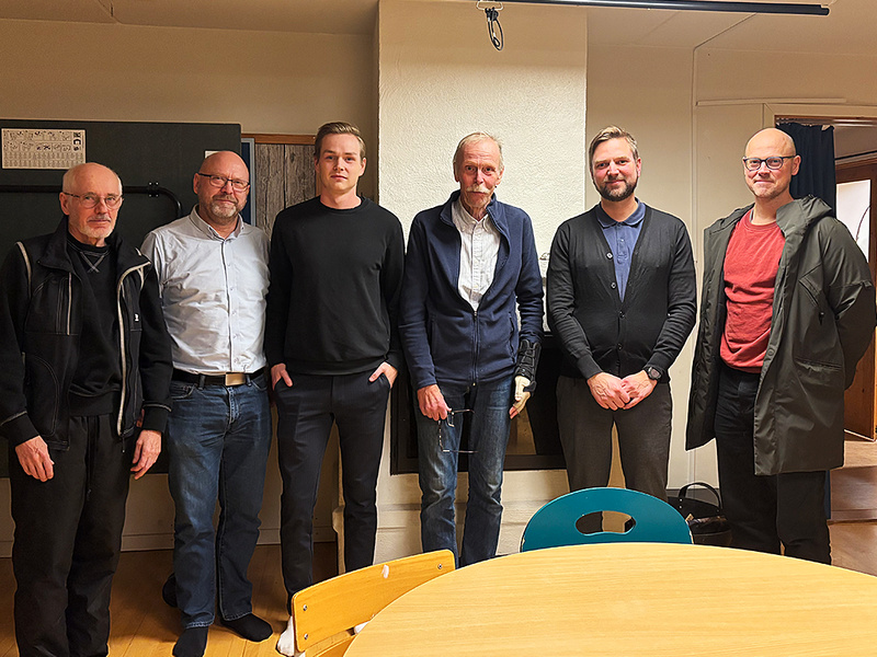 Fem personer på en gruppbild